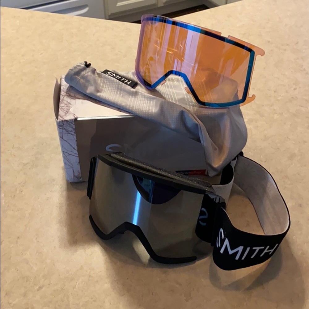 Smith Squad XL Ski Goggles - only worn once!